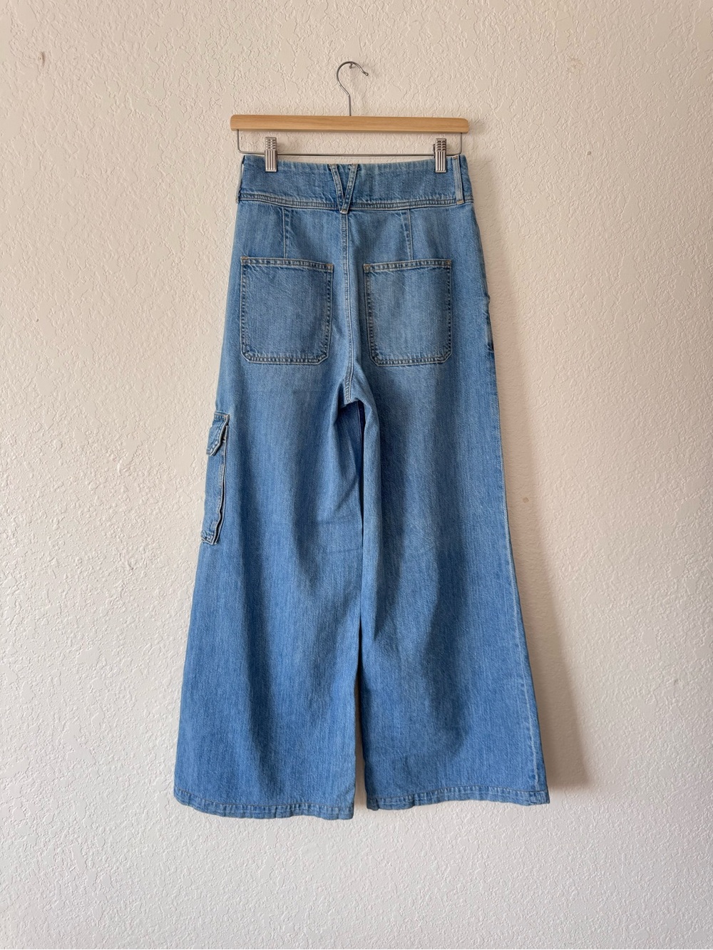Veronica Beard Belisa High-Rise Cargo Jeans - Picture 4 of 7